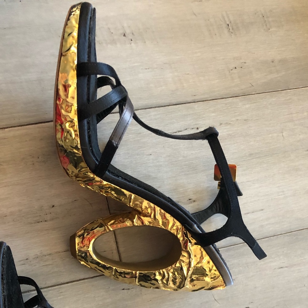 LV runway sandal satin size 38